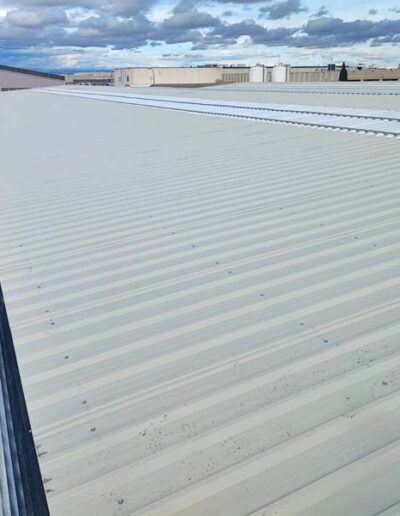 instalacion de cubiertas en naves con panel sanchwich madrid